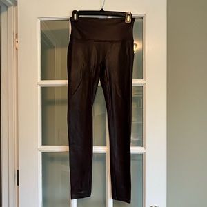 NWOT Womens Faux leather leggings medium - Bordeaux color